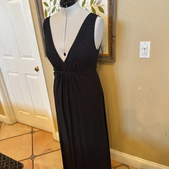L. Magnin v-nexk, sleveless, polka dot maxi dress size Large  (B03) - Picture 5 of 7